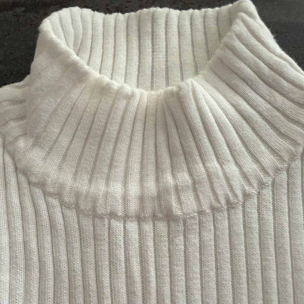 🤍🌊🧶EXPRESS Cotton Rib Mock Turtleneck Sweater - Picture 2 of 4